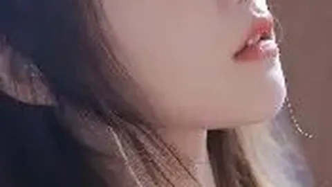 彭佳慧与年轻男友夜店牵手，甜蜜满分